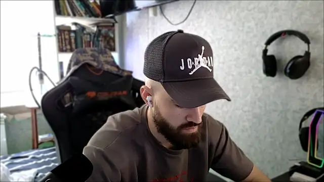 XXX chat uživo modela _Serious_Man