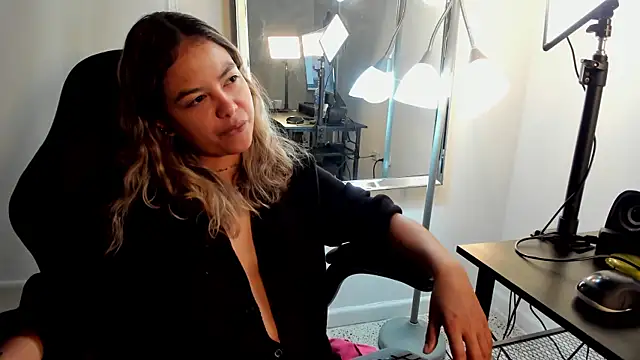 dulce_lyraa1's Live XXX Chat