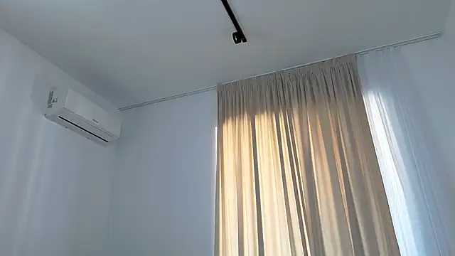 EmaHallee লাইভ XXX চ্যাট