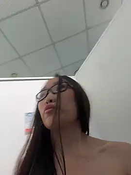 trytomakememoam Chat XXX in diretta