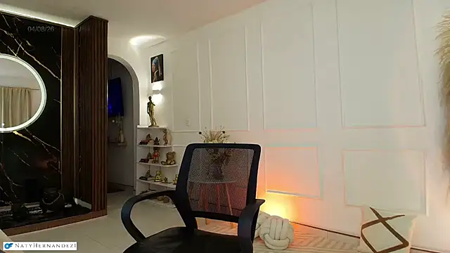 NatyHernandez1 Show in webcam