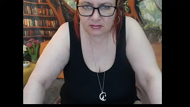 PlayfullMature Chat XXX live