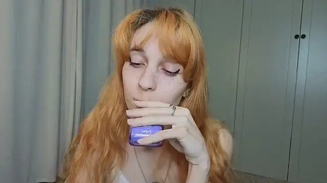 tgirlfoxy: онлайн-секс-чат