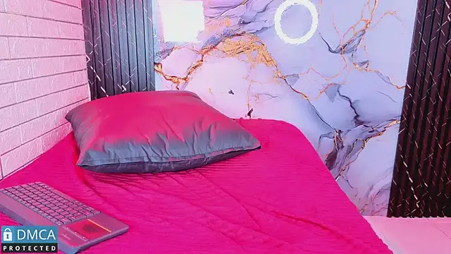 Chatroom XXX en direct de MaeveKuro
