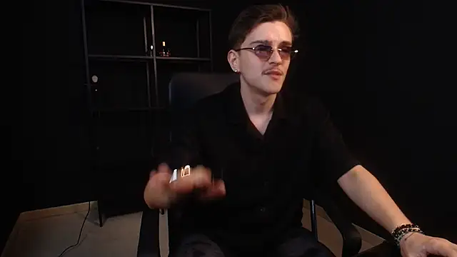 צ'אט XXX בשידור חי של FelixStarkk