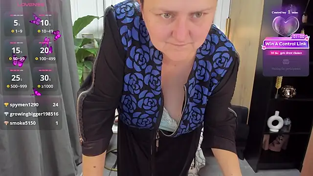 ScarlettSoft লাইভ XXX চ্যাট