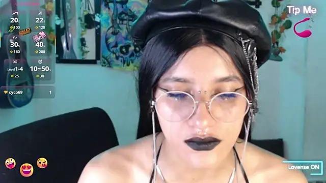 bastethott Chat XXX live