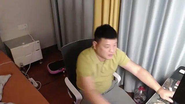 zhang1118 即時 XXX 聊天