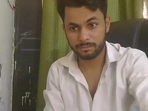 Stubborndesiboy – Naživo XXX chat