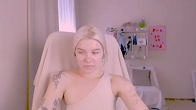 Chat +18 de Hot_Blonda ao vivo