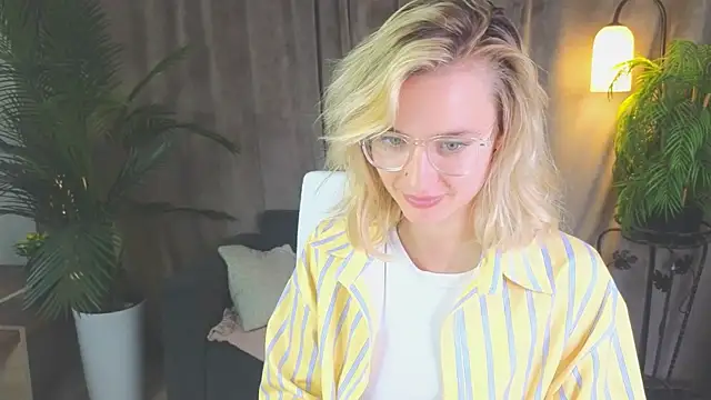 XXX chat uživo modela NoraMoreau
