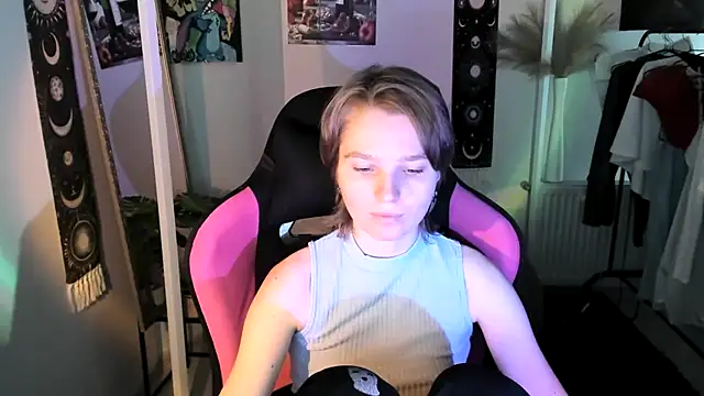 Chat XXX en directo de VivienneNoirr