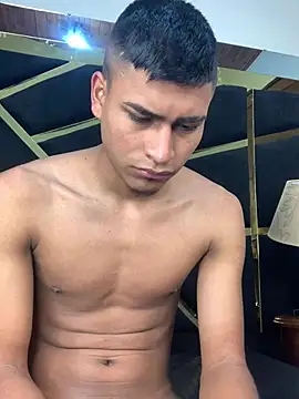 Emiliano_Reyes Webcam-Show