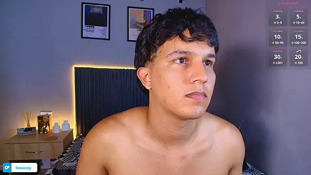 Leo_Savage_ Adlı Modelin Canlı XXX Sohbeti