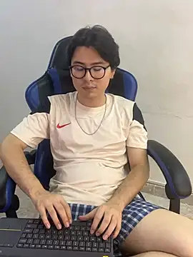 _Tommy_7 Live XXX-Chat