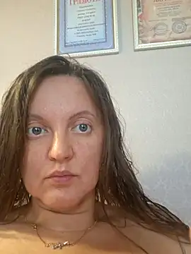 Jade_Kissy Adlı Modelin Canlı XXX Sohbeti
