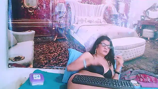 IndianAllure 现场XXX聊天