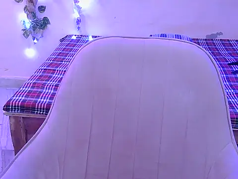 Yours-Zoya's Live XXX Chat