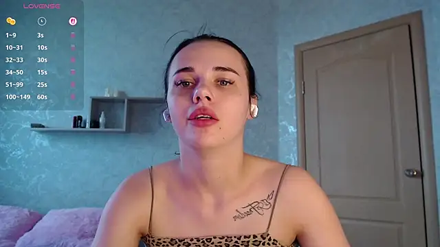 Kseni_a Chat XXX in diretta