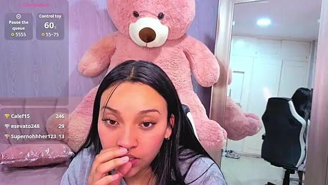XXX chat uživo modela lia_harper_t