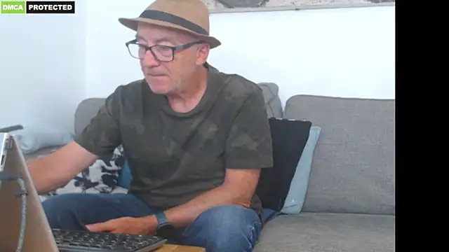 XXX chat uživo modela bluedae1