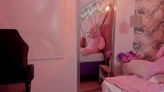 mia_rouxx1's Live XXX Chat