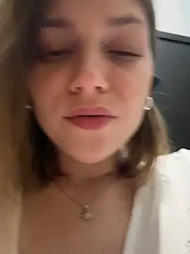 ValenciaShock's Live XXX Chat