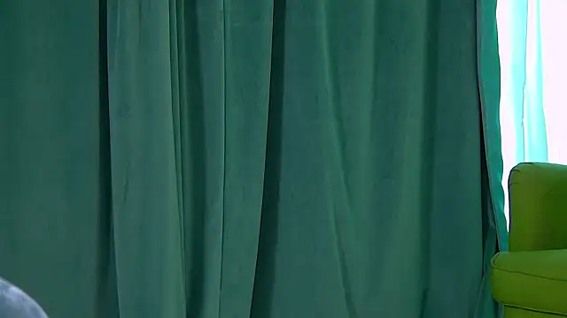 EllaAzianaa XXX чат на живо