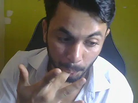 Stubborndesiboy Live XXX-chat