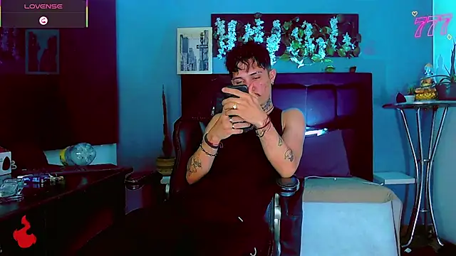 HannibalLester 即時 XXX 聊天