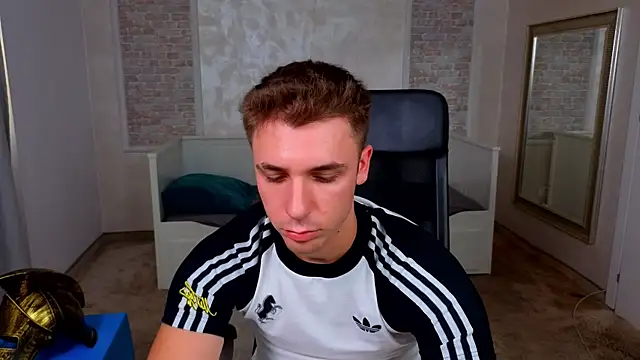 Pokazy przed kamerką – KellenWest