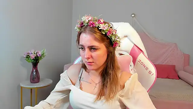 EllaBells live XXX chat