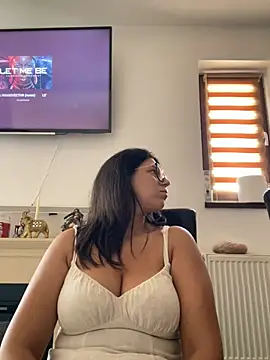 NadiraNoor's Live XXX Chat