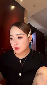 momoli60のライブXXXチャット