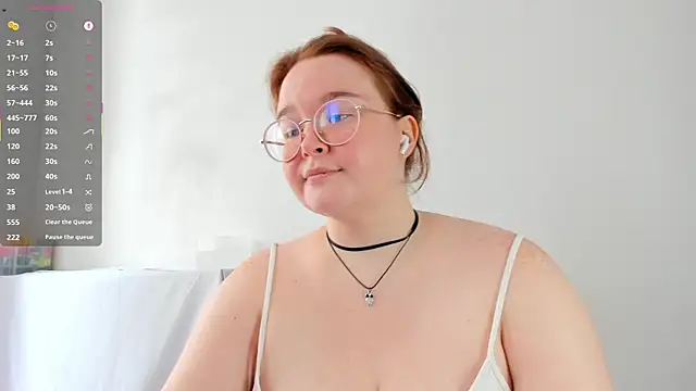دردشة DebbieWoood الجنسية المباشرة