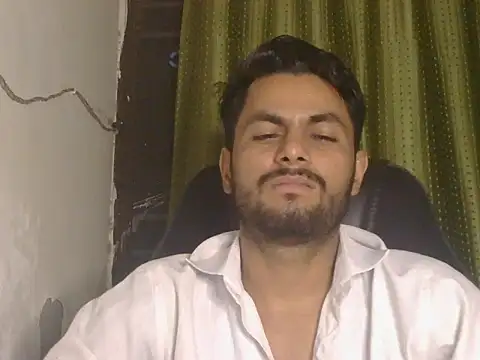 Stubborndesiboy লাইভ XXX চ্যাট