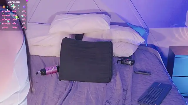 emmajohnss' Live XXX Chat