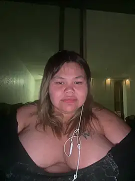 BiggtittiesX live XXX chat