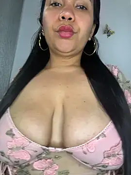 Chat XXX ao vivo de NoahJade