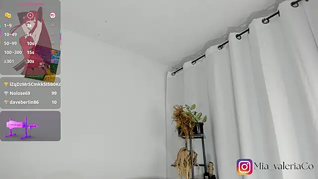 Mia-Valeria- live XXX chat