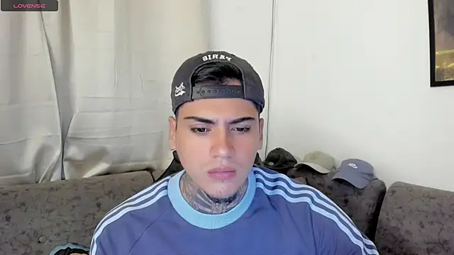 sweetlatinoboy's Live XXX Chat