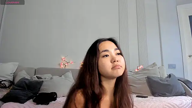 XXX chat uživo modela mei_noir
