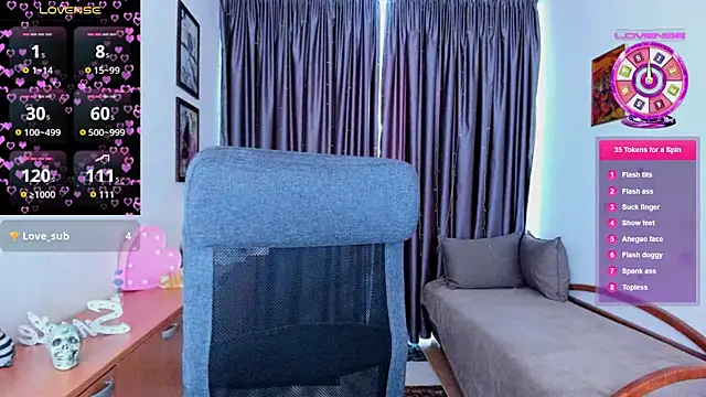 MiniLysii live XXX chat