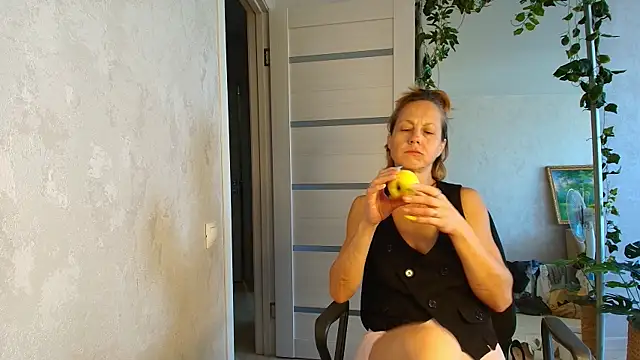 צ'אט XXX בשידור חי של LioraWeiss