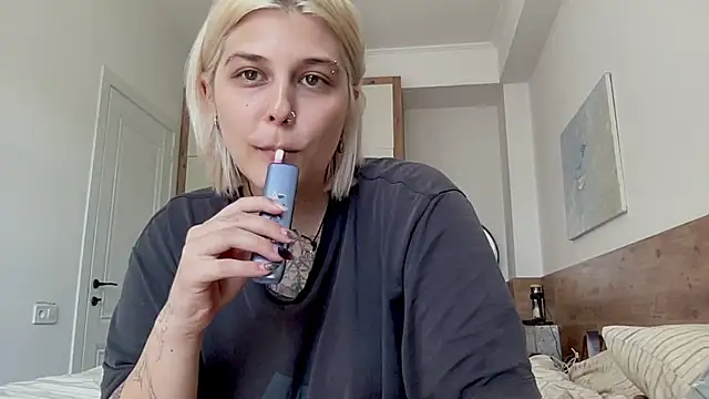 Ella_Bloom 现场XXX聊天