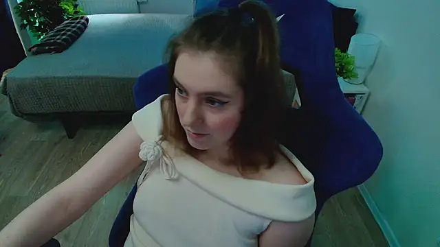 XXX chat uživo modela CranberryHot