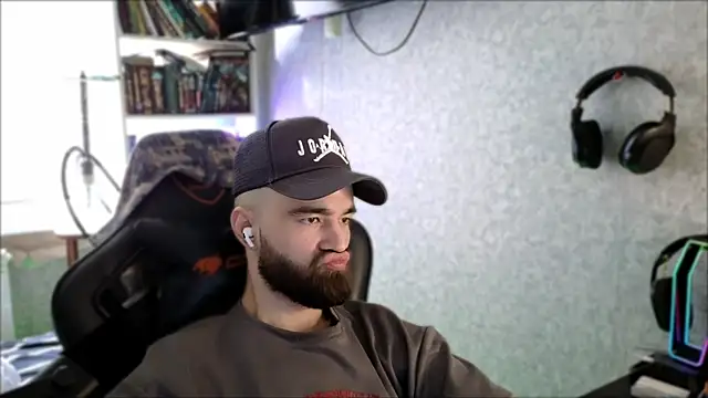 XXX chat uživo modela _Serious_Man