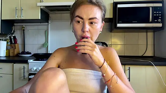 Chat +18 de MartaLuna_ ao vivo