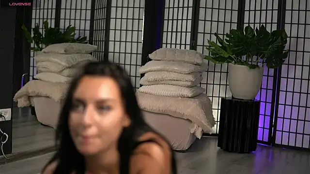 ElllaLuxe's Live XXX Chat