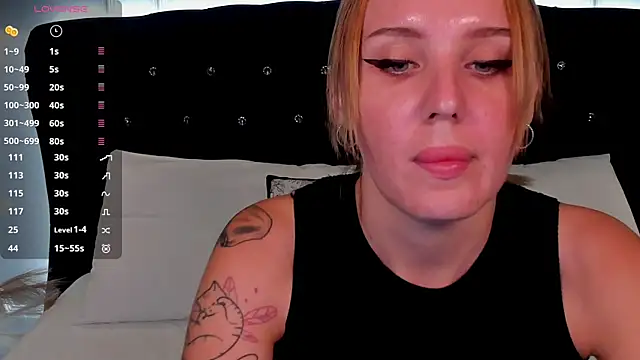 LianaFord's Live XXX Chat